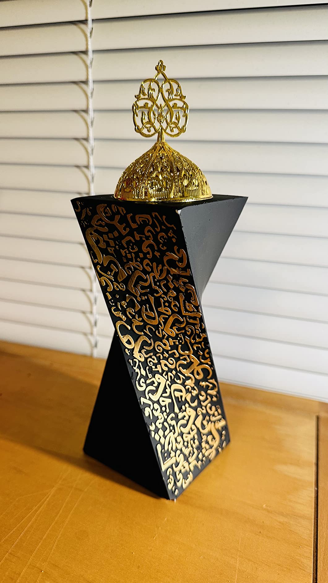 Black Bakhoor Burner